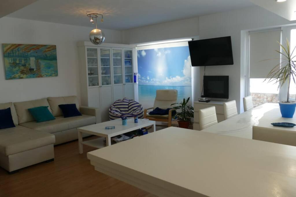 Piso En Santa Cristina, A 150 M De La Playa Lejlighed Oleiros Eksteriør billede